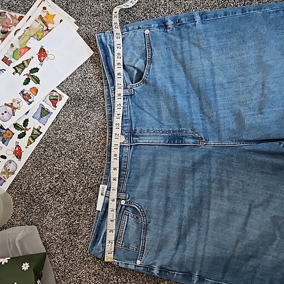 22w plus highrise wide leg jeans - Picture 9 of 12